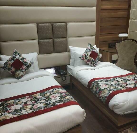 Номер Superior Кровать Кинг, Makhan Residency