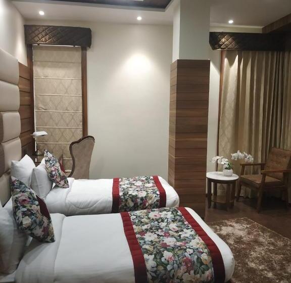 Номер Superior Кровать Кинг, Makhan Residency