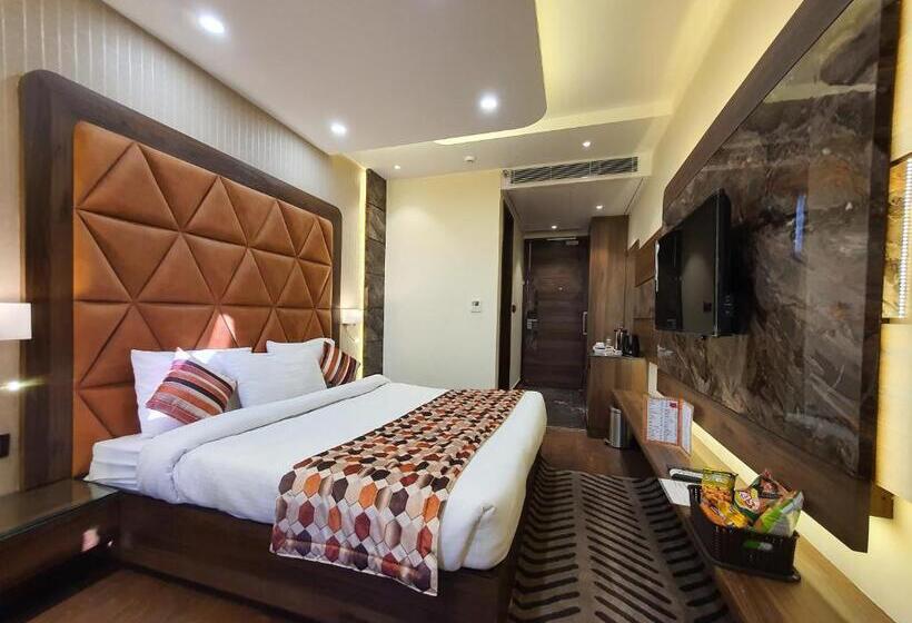 Номер Superior Кровать Кинг, Makhan Residency