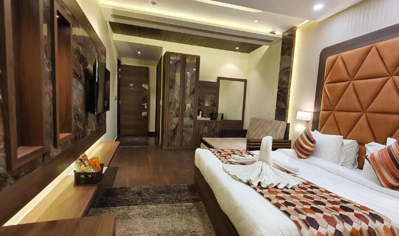 Люкс, Makhan Residency