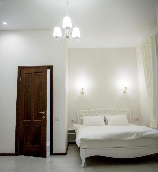 اتاق لوکس, Apart Hotel Quartet