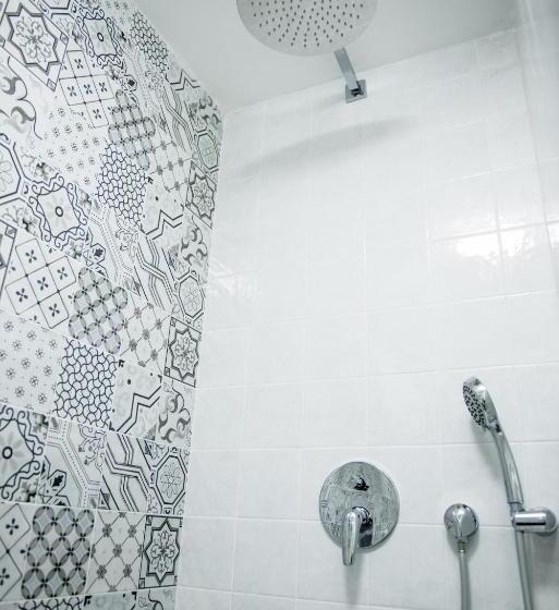 اتاق لوکس, Apart Hotel Quartet