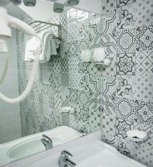 اتاق لوکس, Apart Hotel Quartet