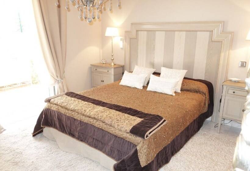 اتاق لوکس, Chez Virginie