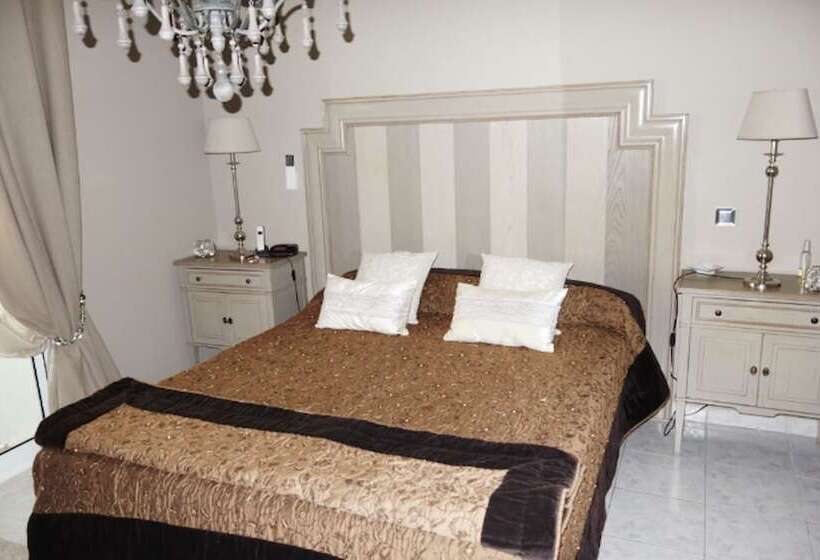 اتاق لوکس, Chez Virginie