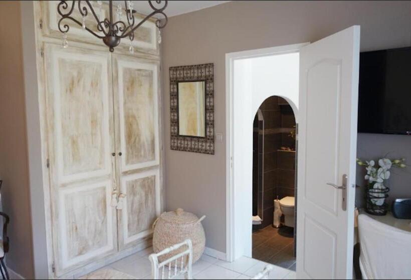 اتاق استاندارد اینتریور, Chez Virginie