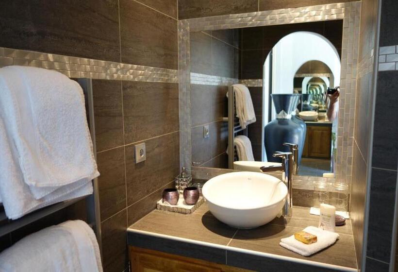 اتاق استاندارد اینتریور, Chez Virginie