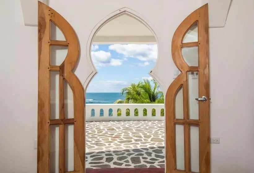 اتاق لوکس با بالکن و چشم‌انداز دریا, Nosara Beach