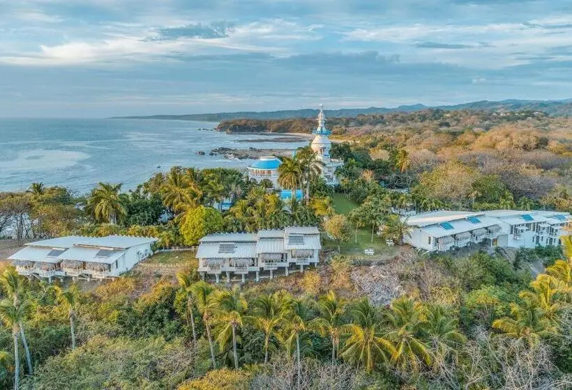 استودیو خانوادگی, Nosara Beach