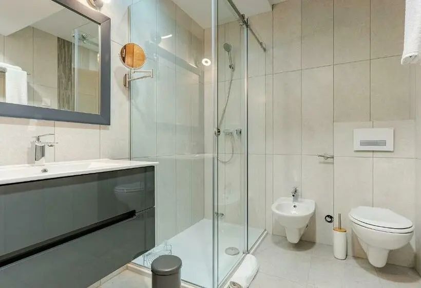 Standard Yhden Hengen Huone, Rubicon Garni
