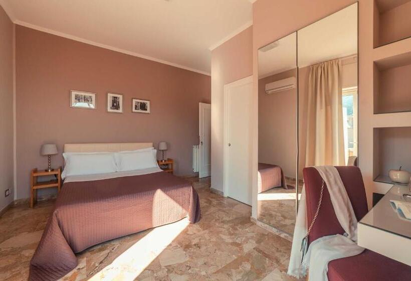 Habitación Estándar Vista Mar con Balcón, B&b Teatro Greco 39