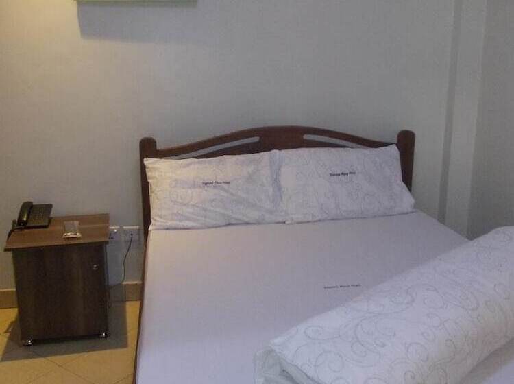 اتاق استاندارد یک نفره, Neptune Plaza