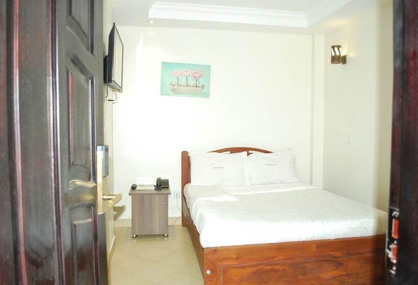 اتاق استاندارد یک نفره, Neptune Plaza