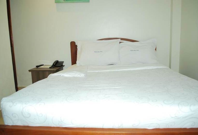 اتاق استاندارد یک نفره, Neptune Plaza