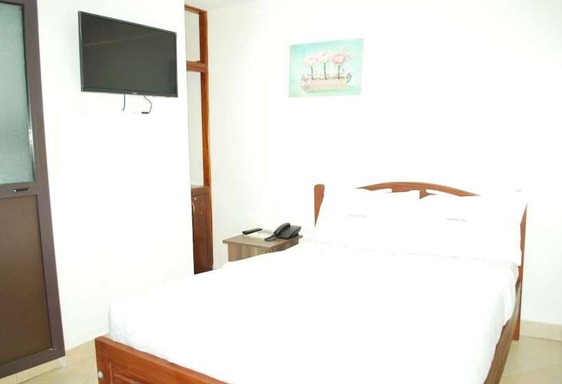 اتاق استاندارد یک نفره, Neptune Plaza