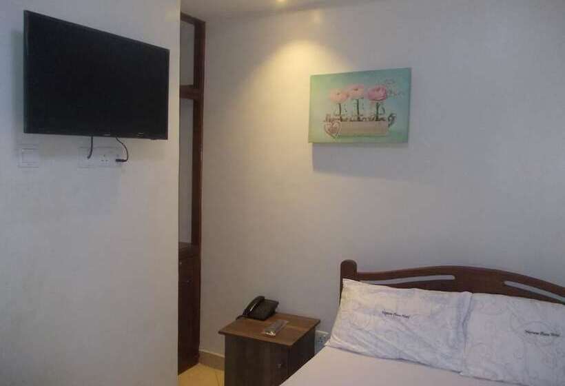 اتاق استاندارد یک نفره, Neptune Plaza