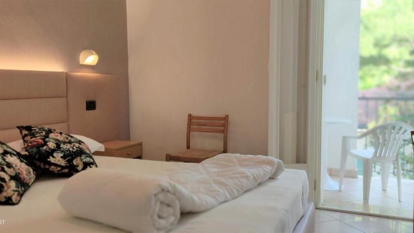 Номер Стандарт с Балконом, Villa Platani