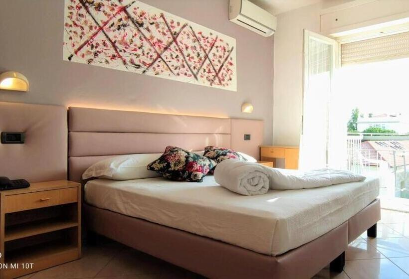 Четырехместный Номер Стандарт с Балконом, Villa Platani