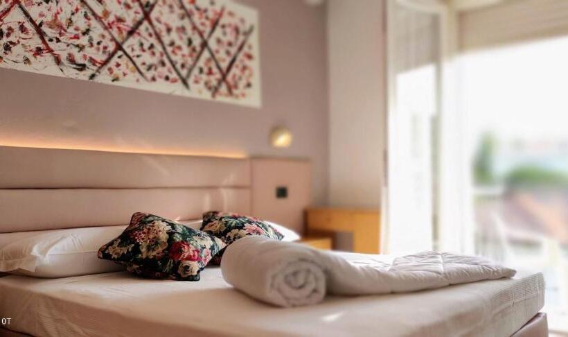 Четырехместный Номер Стандарт с Балконом, Villa Platani