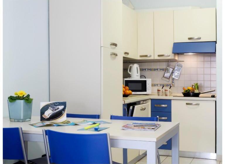 شقة غرفة واحدة, Michelangelo Rta