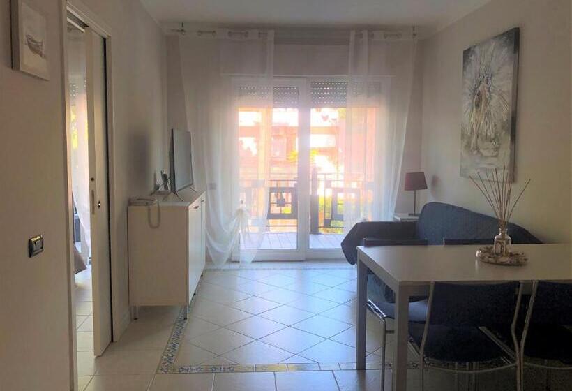 شقة غرفة نوم واحدة مزودة بشُرفة, Michelangelo Rta