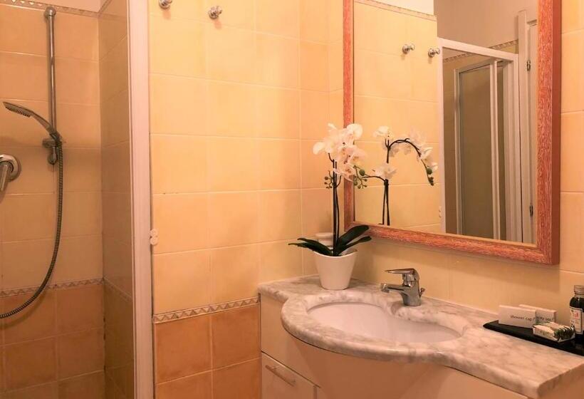 شقة غرفة واحدة مطلة على الحديقة, Michelangelo Rta