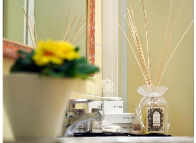 شقة غرفتين, Michelangelo Rta