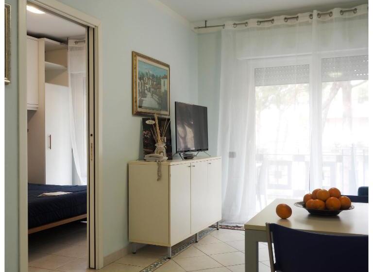 شقة غرفة واحدة, Michelangelo Rta