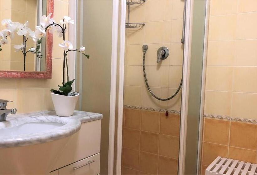 شقة غرفة نوم واحدة مزودة بشُرفة, Michelangelo Rta