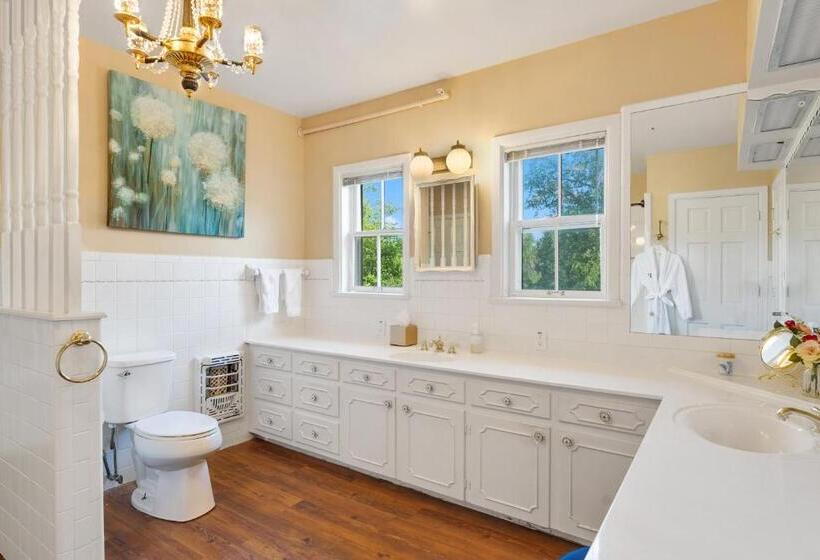 프레지덴셜 스위트, Presidents House B & B