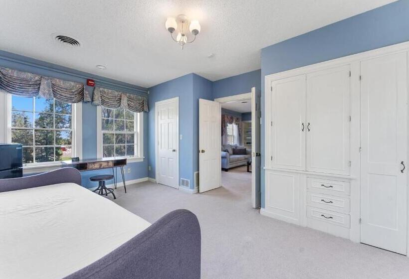 프레지덴셜 스위트, Presidents House B & B