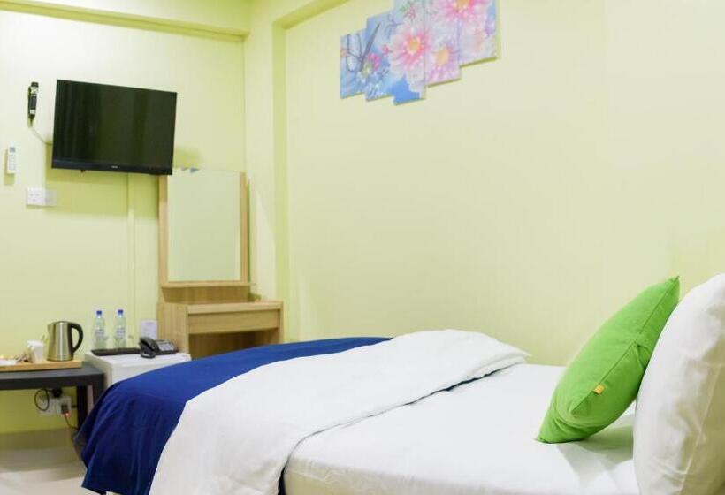 اتاق لوکس, Tourist Inn