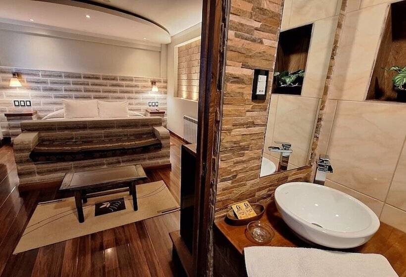 اتاق لوکس, De Sal Atipax