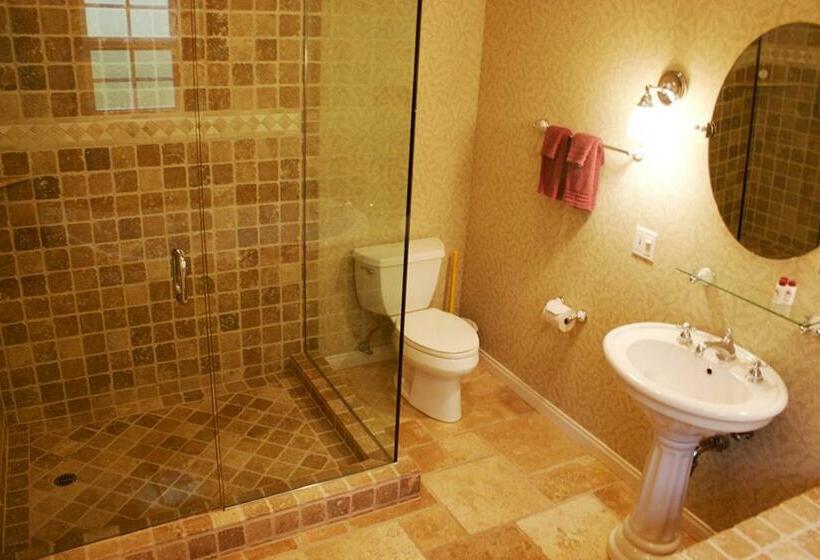 جناح جونيور, Circle Bar B Guest Ranch