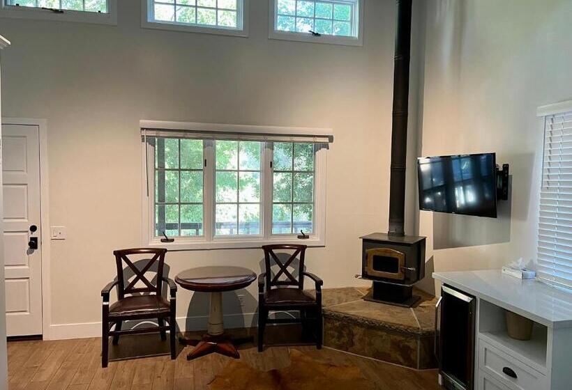 كابينة, Circle Bar B Guest Ranch