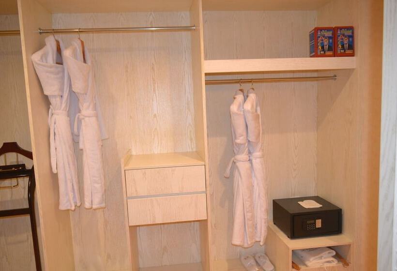 Suite Prezydencki 2 Sypialnie, Kaloum