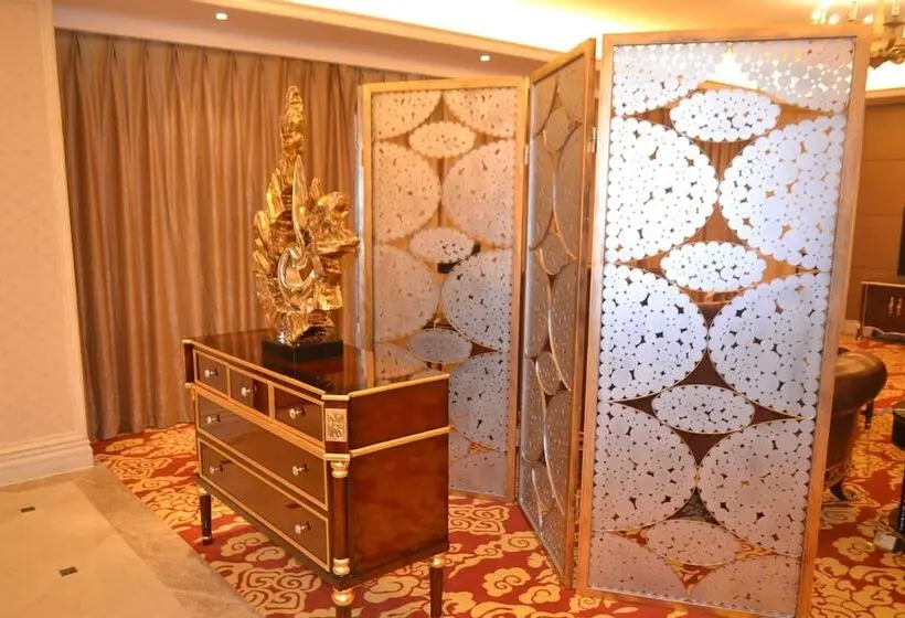 سوئیت ریاست جمهوری 2 خوابه, Kaloum