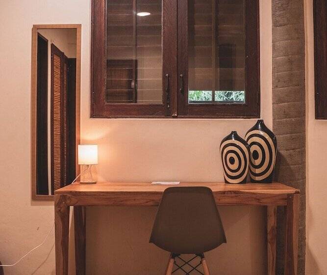 スタンダードルーム, Selina Nosara