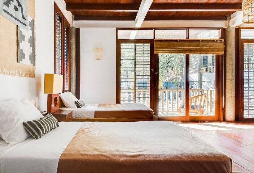 プールビュースイート, Selina Nosara