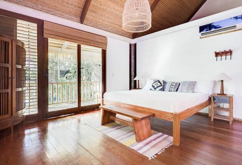 プールビュースイート, Selina Nosara