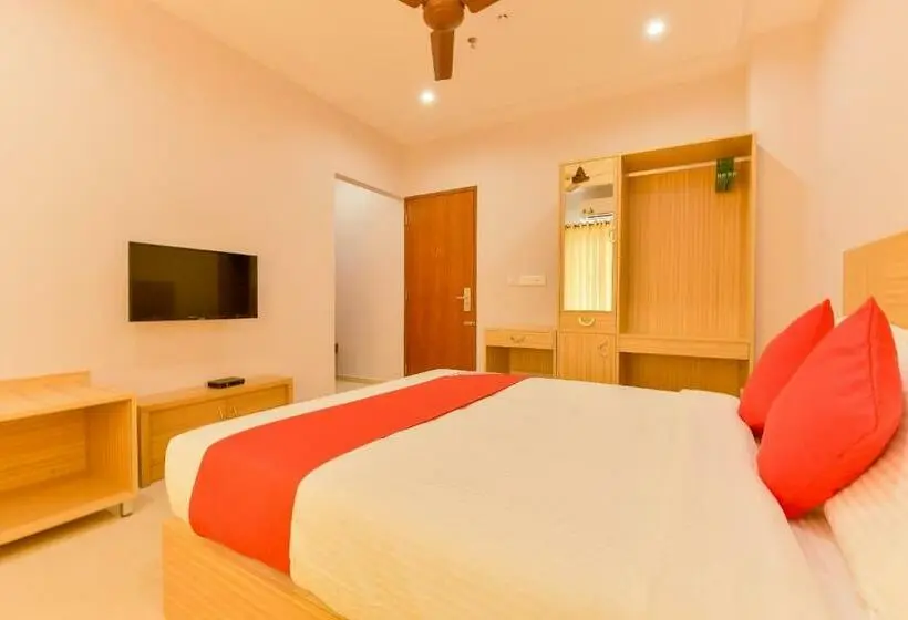 Deluxe Kolmen Hengen Huone, Super Hotel O Edassery Blue Bells