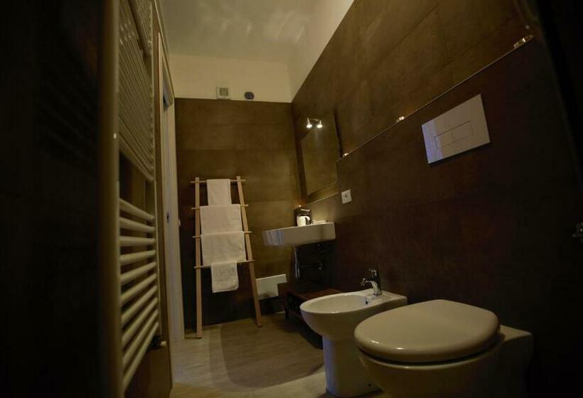 غرفة قياسية مزوَّدة بشُرفة, Phalanthos Taranto