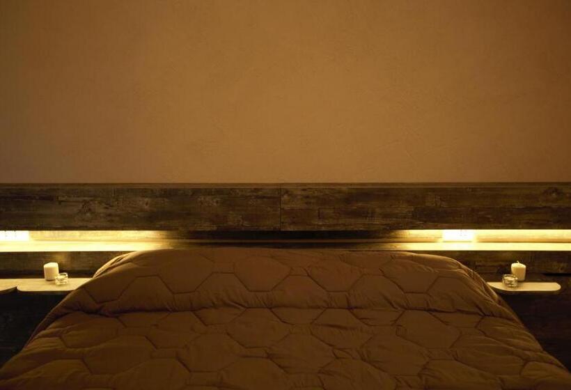 غرفة قياسية مزوَّدة بشُرفة, Phalanthos Taranto