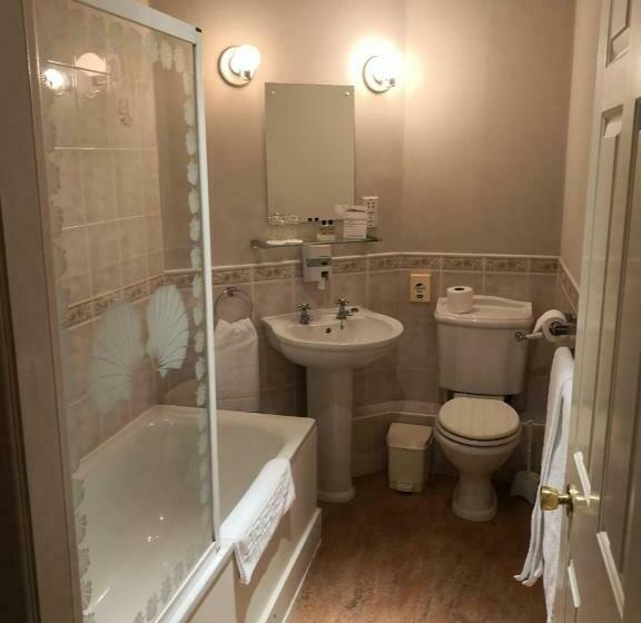 エコノミールーム, Dunmar House