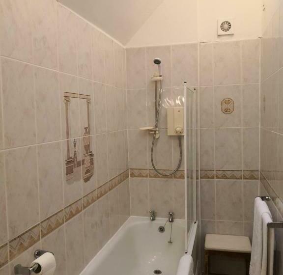 エコノミールーム, Dunmar House