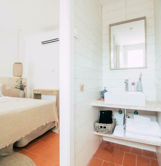 Номер Стандарт Вид на Море, Hostal Ses Negres