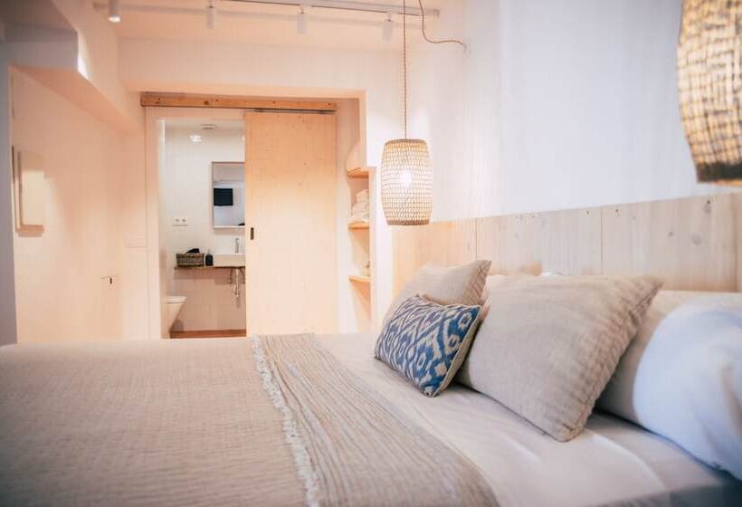 スタンダードスタジオ, Hostal Ses Negres