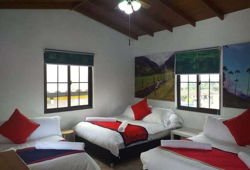 豪华房间, La Tia Emiss