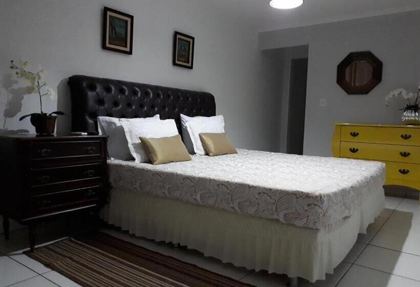 سوئیت با تخت بزرگ, Pousada Cris Garden Bed&breakfast