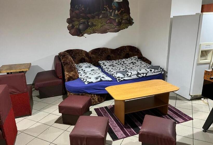 سرير فى غرفة مشتركه, U Betty   Ostrava Centrum